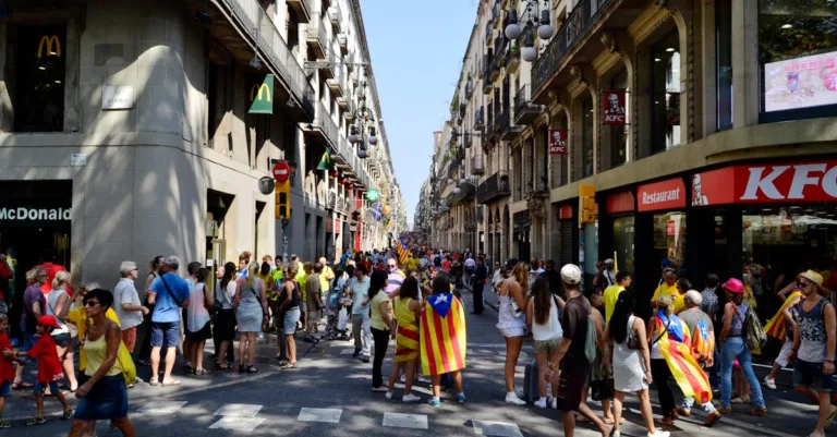 découvrez le kfc de torcy : savourez des spécialités de poulet croustillant dans un cadre convivial. commandez en ligne ou profitez d'un repas sur place.