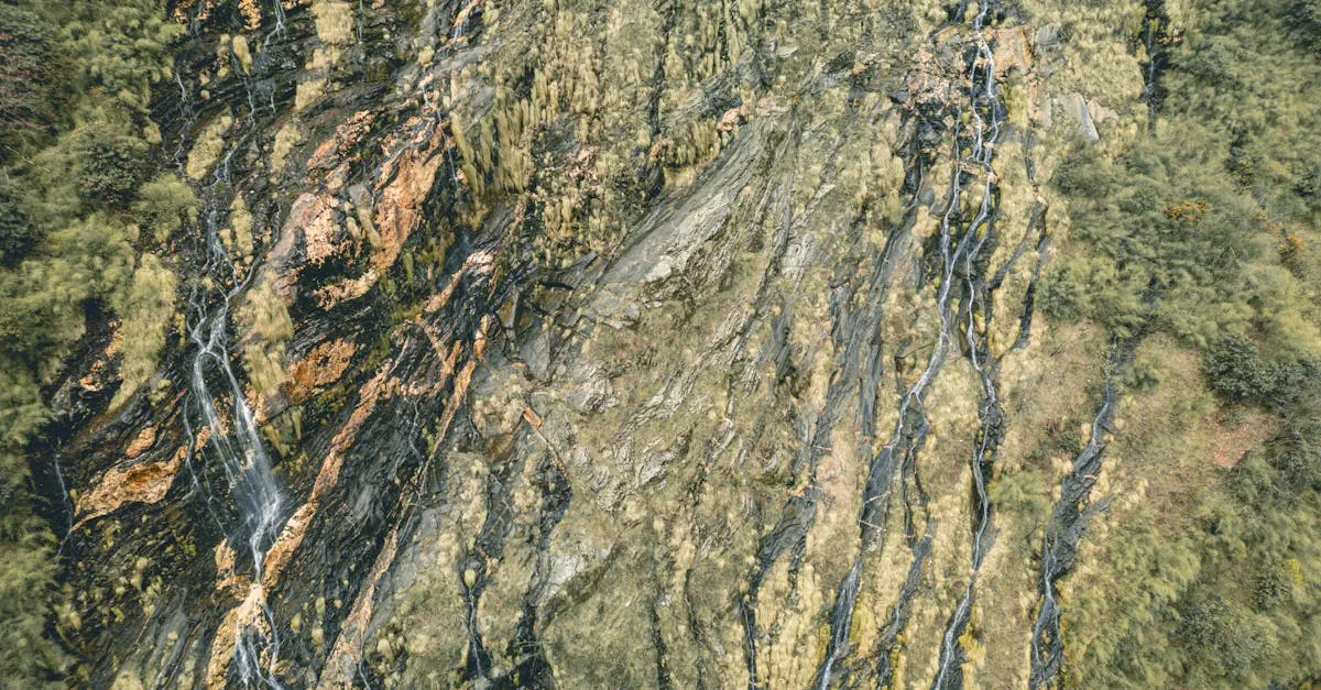 découvrez jesmonite, un matériau composite innovant alliant légèreté et durabilité, idéal pour les projets artistiques, architecturaux et de design.