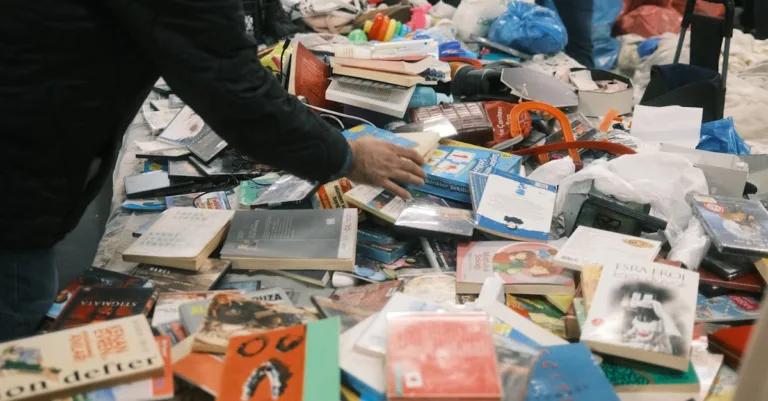 découvrez notre marché aux puces, où vous trouverez des trésors uniques, des objets vintage et des bonnes affaires à ne pas manquer.