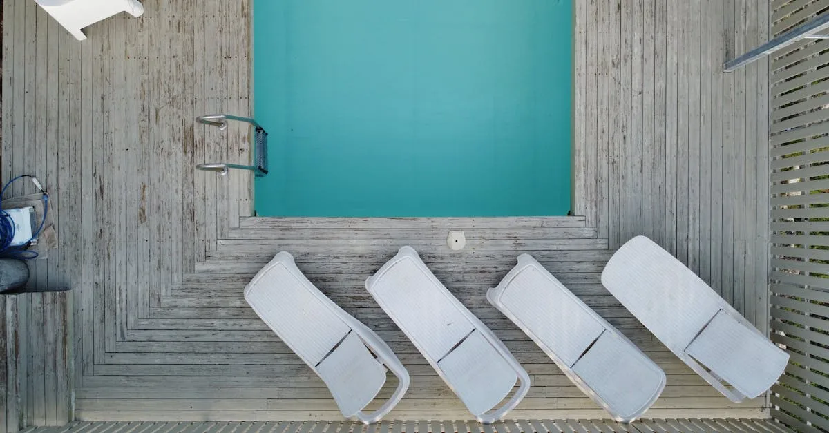 échelle de piscine robuste et sécurisée pour un accès facile à votre bassin. découvrez notre sélection d'échelles confortables et durables adaptées à toutes les piscines.