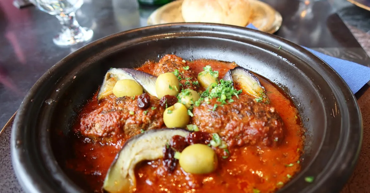 découvrez notre recette savoureuse de jarret d'agneau braisé, tendre et parfumé, cuisiné lentement pour révéler toutes ses saveurs.