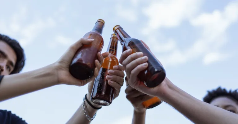 découvrez notre sélection de boissons alcoolisées faibles en calories pour savourer sans culpabilité.