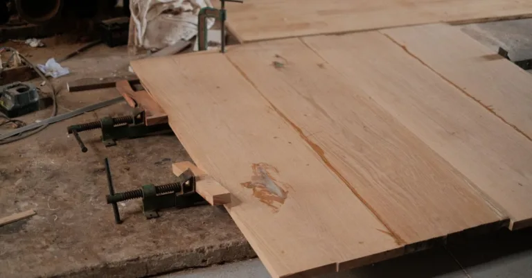 découvrez les prix du bois de chêne, une matière naturelle et durable pour vos projets de construction et de décoration.