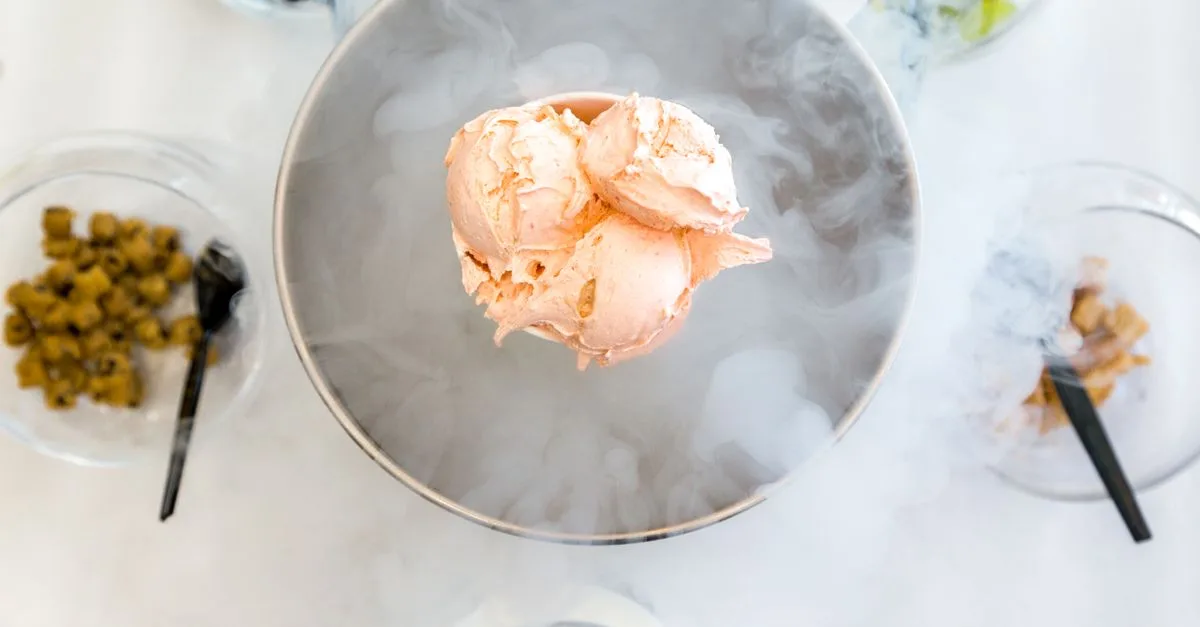 découvrez notre stracciatella fumée, une délicieuse variante crémeuse et parfumée, parfaite pour sublimer vos repas avec une touche originale et raffinée.
