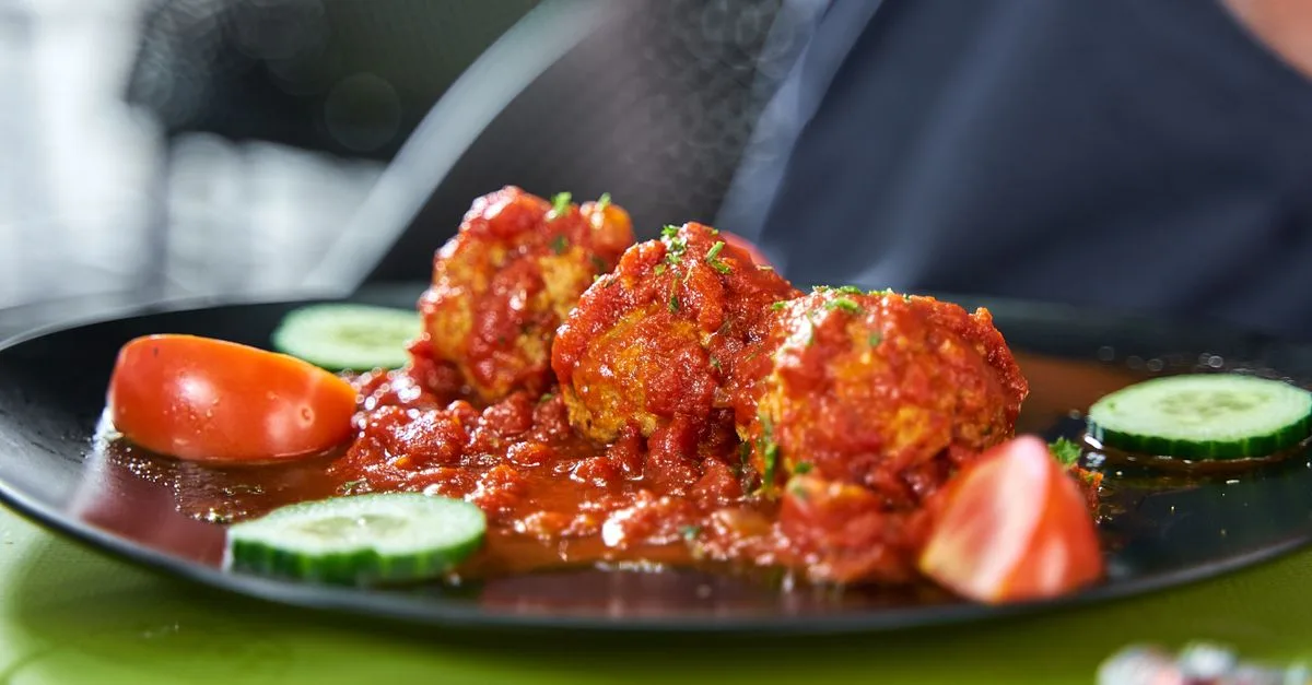 découvrez nos délicieuses recettes de boulettes de viande, parfaites pour un repas savoureux et convivial. faciles à préparer et pleines de saveurs authentiques.