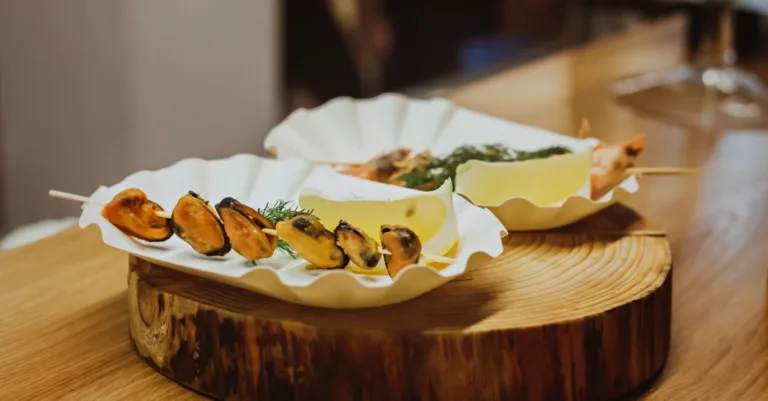 découvrez des brochettes apéritives sans cuisson, simples et rapides à préparer, parfaites pour vos apéritifs gourmands et sans tracas.
