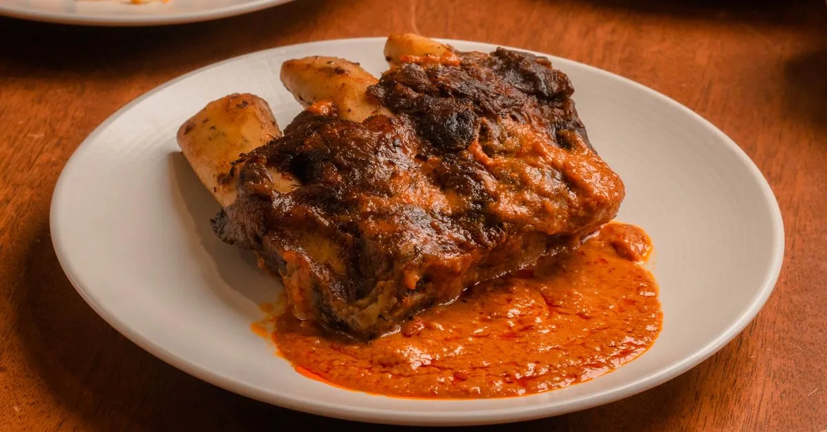 découvrez nos délicieuses côtes de porc marinées et grillées à la perfection, idéales pour un repas savoureux en famille ou entre amis.