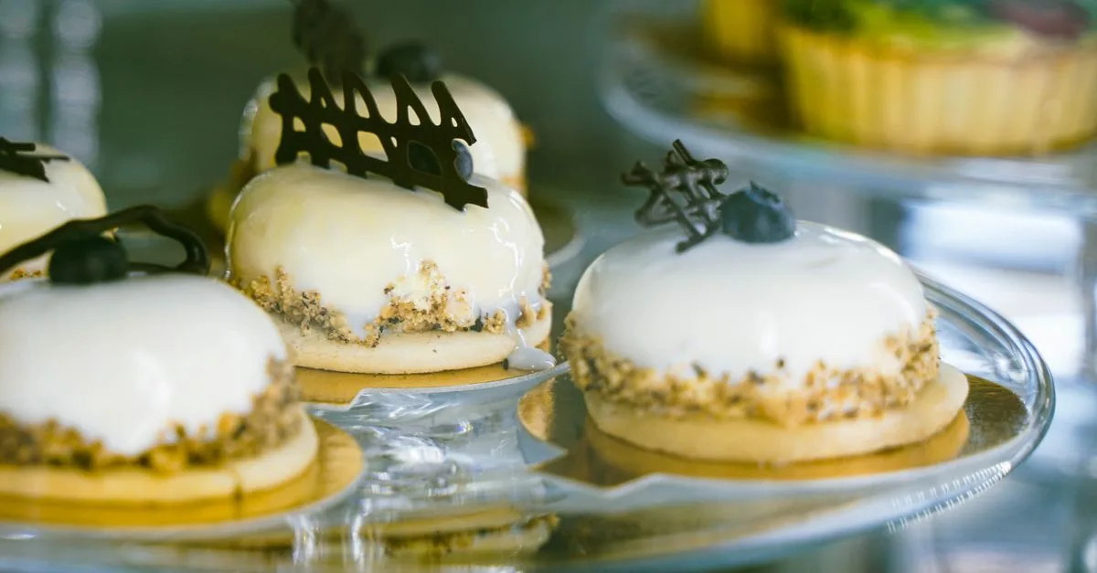découvrez notre recette facile et rapide de gâteau au yaourt moelleux, parfait pour toutes les occasions et les petits déjeuners gourmands.
