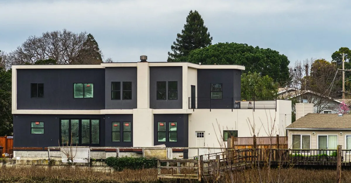 découvrez nos services professionnels de rénovation domiciliaire pour transformer votre maison en un espace moderne, confortable et personnalisé.