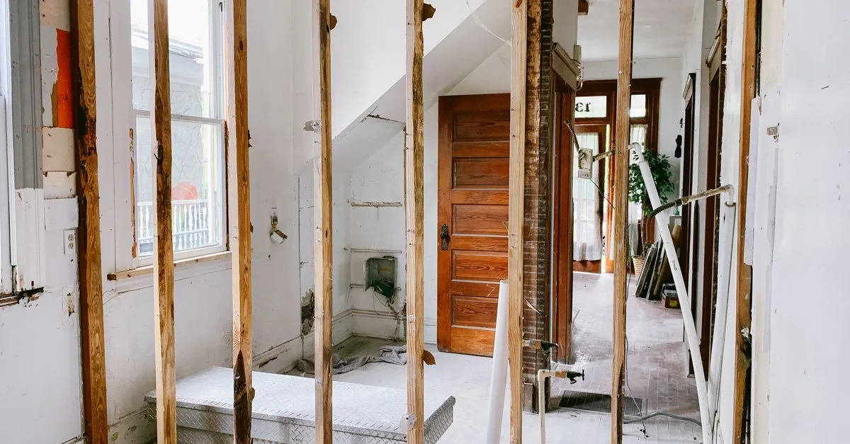 découvrez nos services de rénovation de maison pour transformer votre intérieur et valoriser votre habitat avec des solutions sur mesure et de qualité.