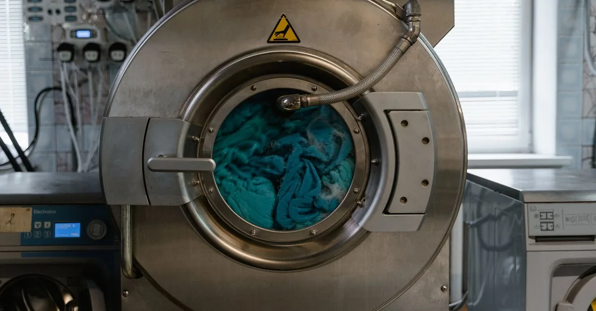 découvrez notre large sélection de machines à laver performantes et économiques, adaptées à tous les besoins et budgets pour un linge propre et frais au quotidien.