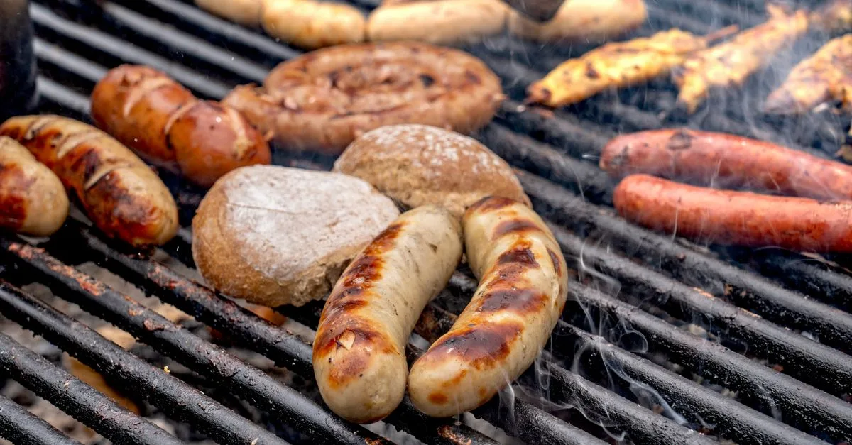 découvrez le temps de cuisson idéal de la saucisse de morteau et nos conseils pour la préparer sans la faire bouillir.