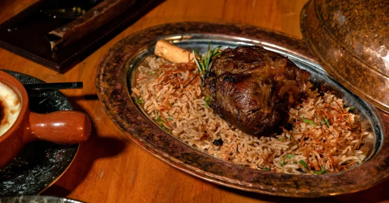 découvrez le temps de cuisson du jarret de veau à l’autocuiseur selon son poids, avec des conseils pour obtenir une viande tendre et savoureuse.